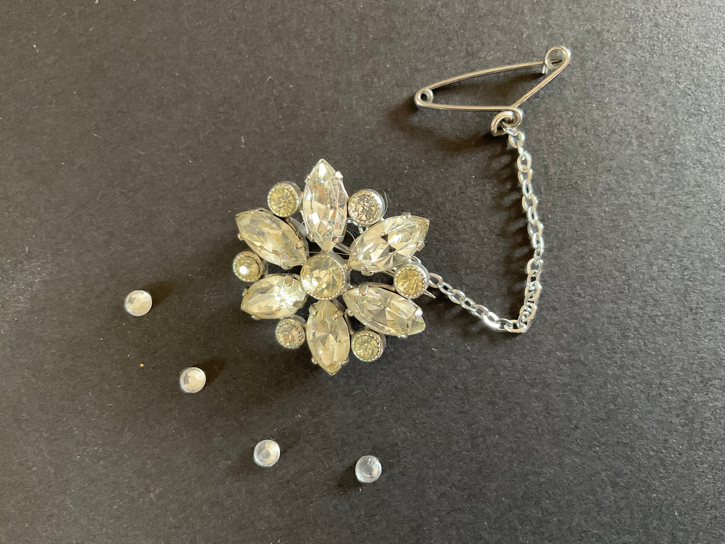 Delicate flower diamanté brooch