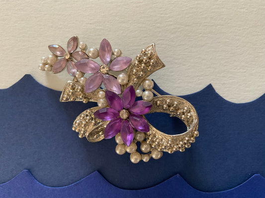 Bow and spray brooch