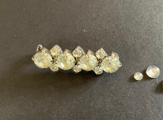 Diamanté bar brooch