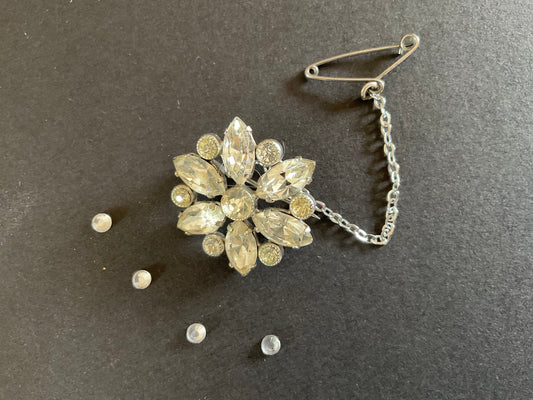 Delicate flower diamanté brooch