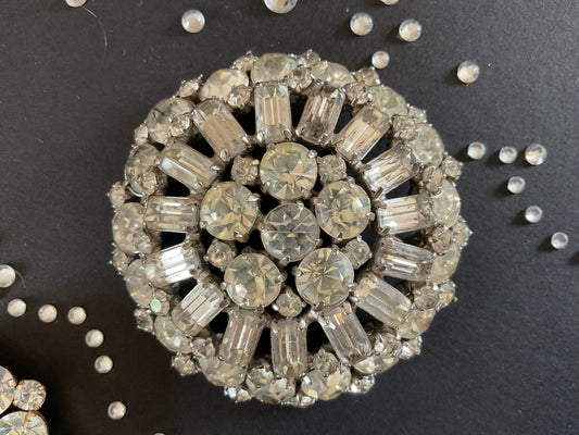 Large raised dome diamanté brooch
